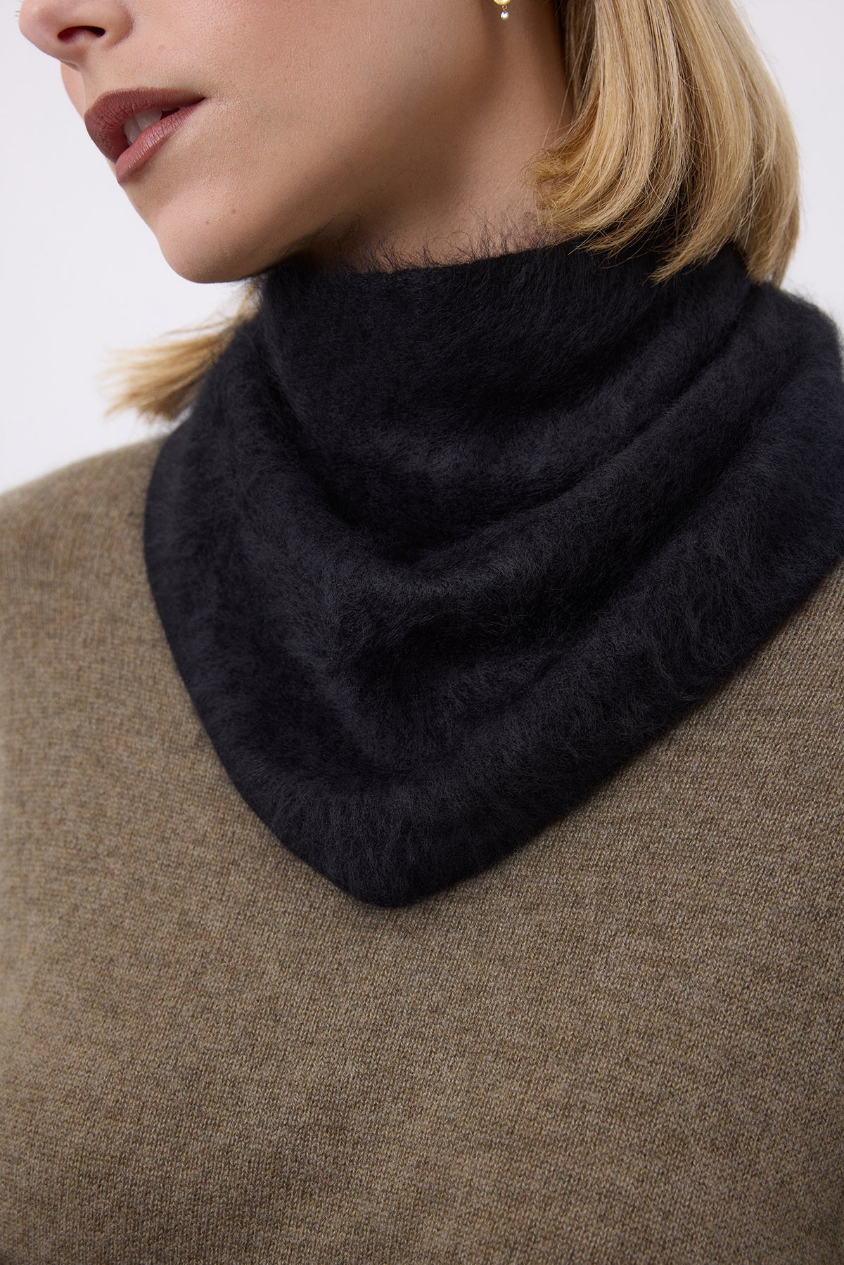 Trekantet Bandana – Brushed Cashmere Bandana Amel - Sort - Dame