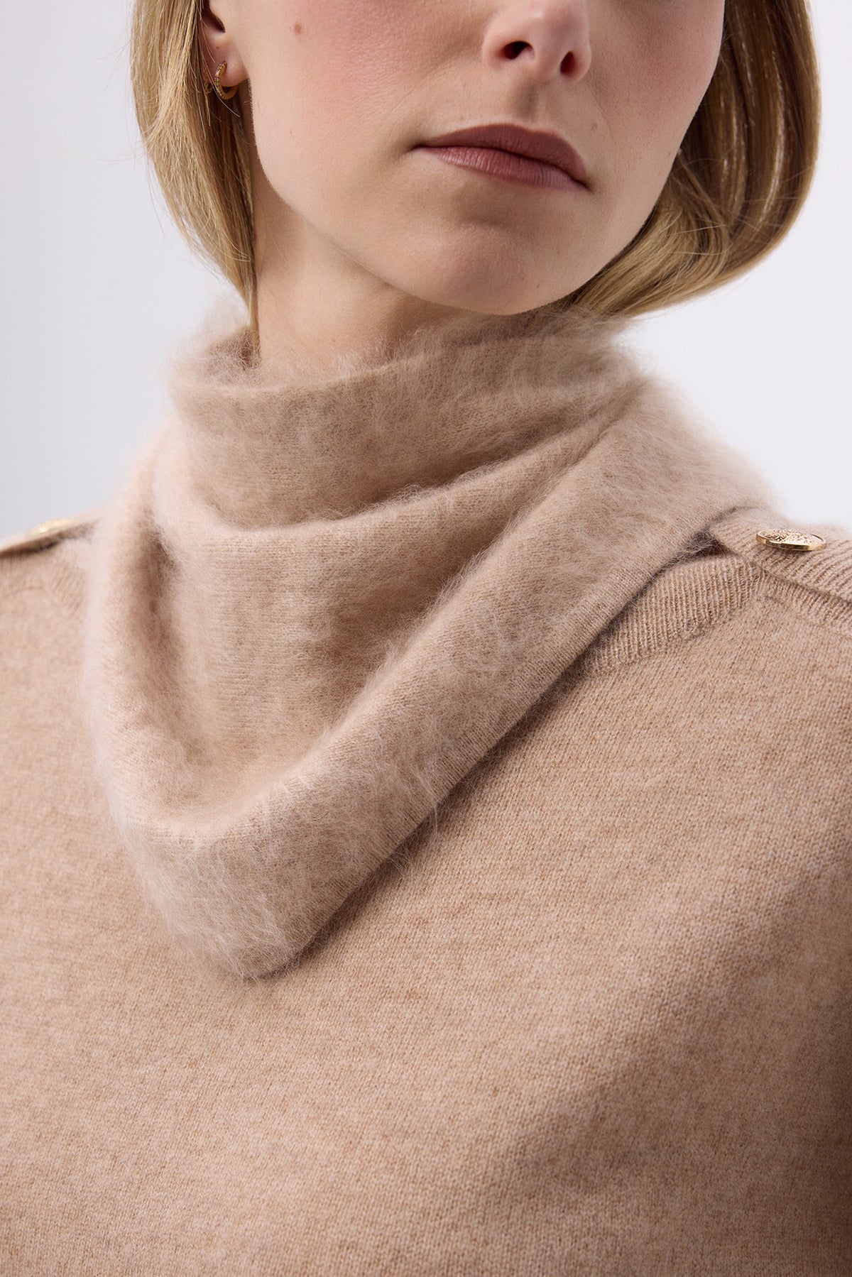 Trekantet bandana – Brushed Cashmere Bandana Amel - Cremebeige - Dame