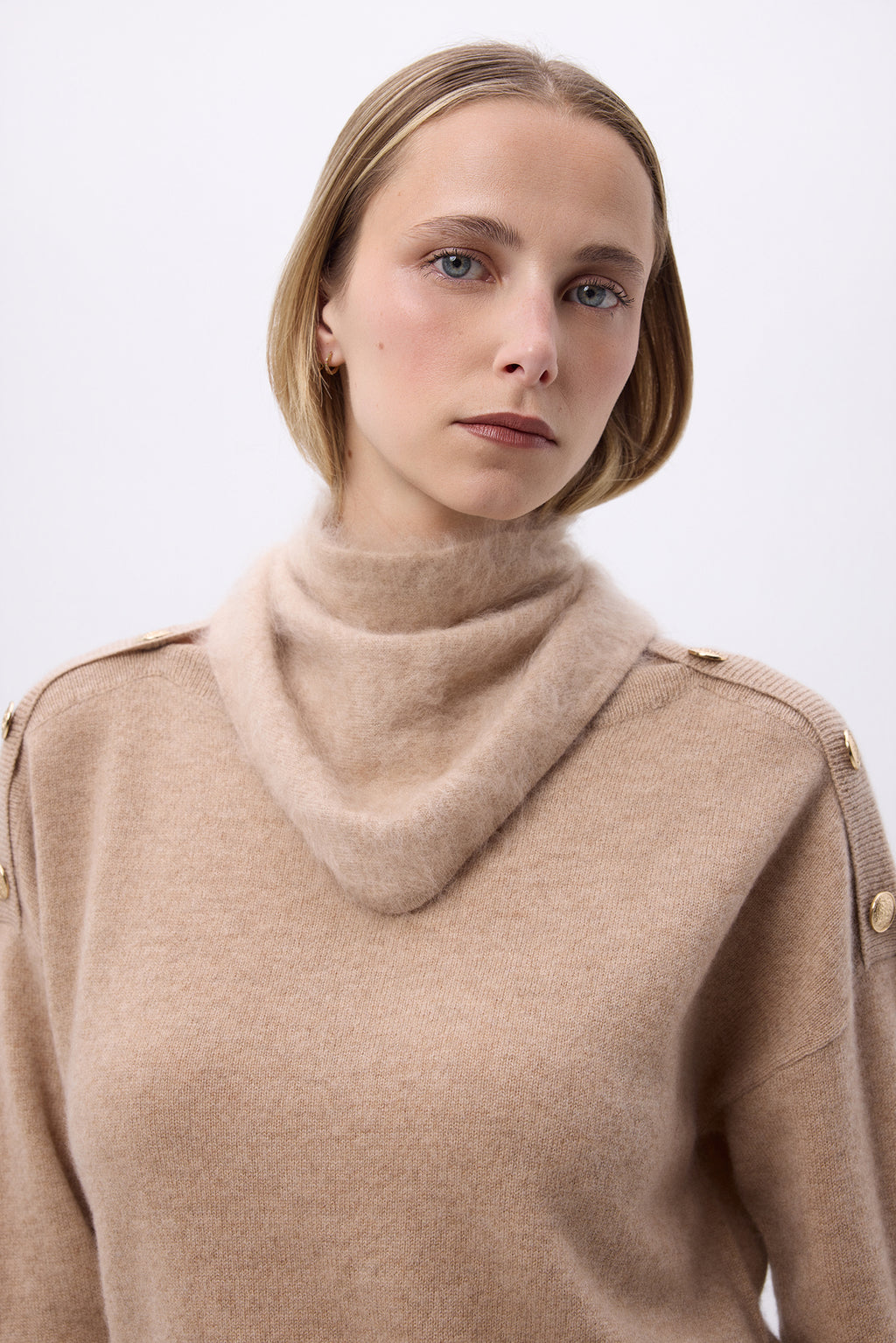Trekantet bandana – Brushed Cashmere Bandana Amel - Cremebeige - Dame