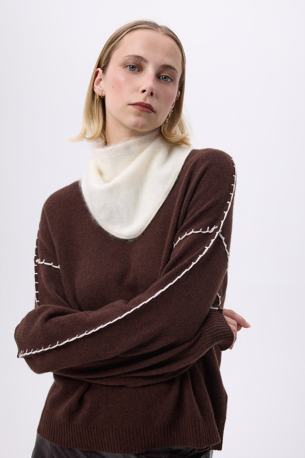 Trekantet bandana – Brushed Cashmere Bandana Amel - Hvid - Dame