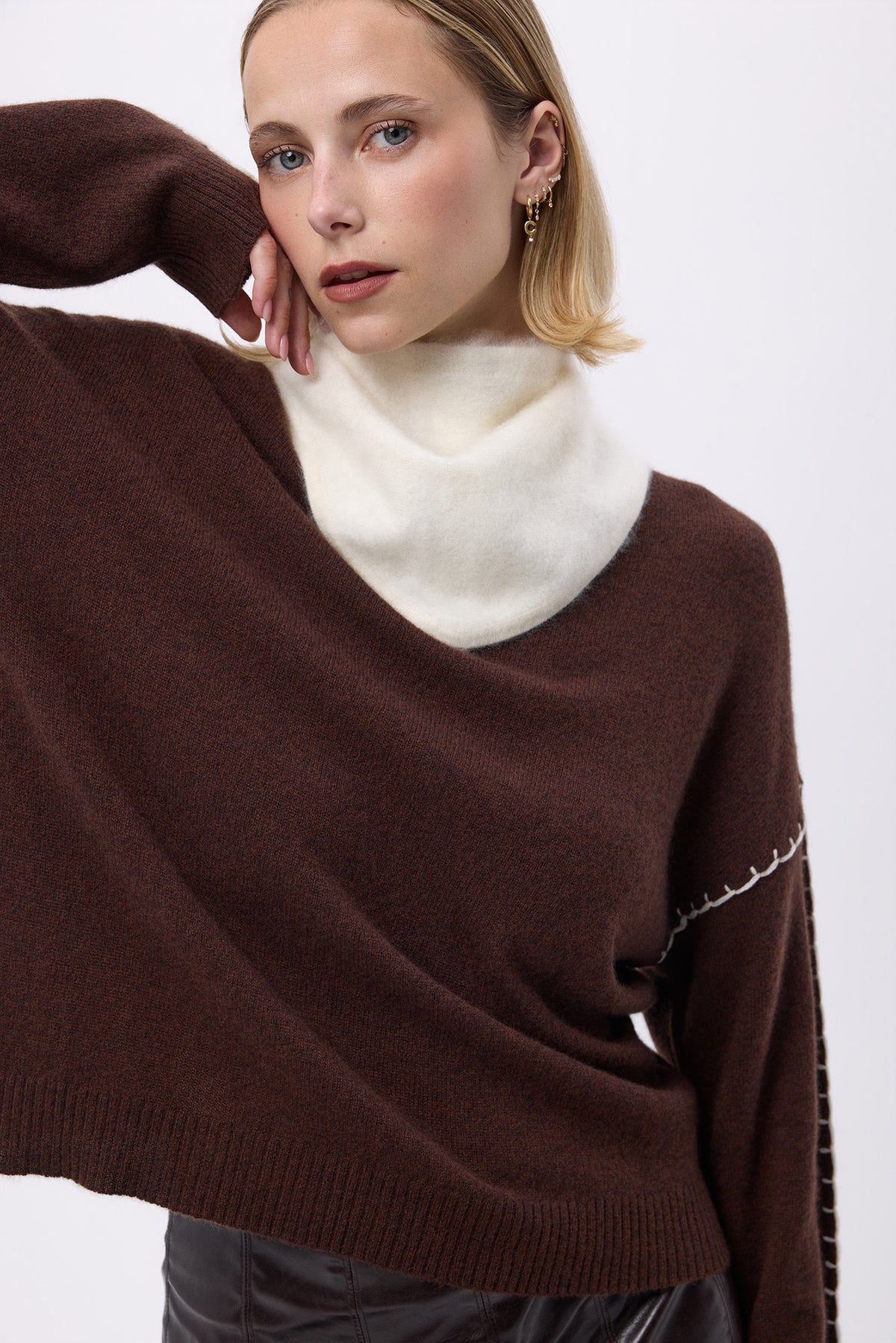 Trekantet bandana – Brushed Cashmere Bandana Amel - Hvid - Dame