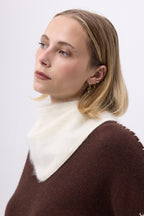 Trekantet bandana – Brushed Cashmere Bandana Amel - Hvid - Dame
