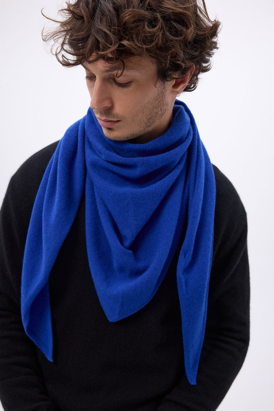 Bufanda bandana oversize triangular lisa Amel - Azul rey - Hombre