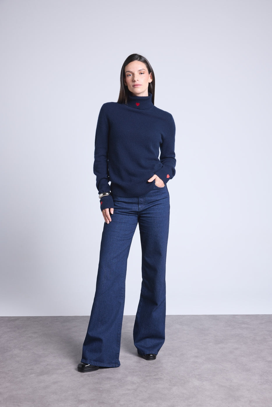 Jersey de cuello alto Anny con bordado de corazón - Azul marino rojo - Mujer