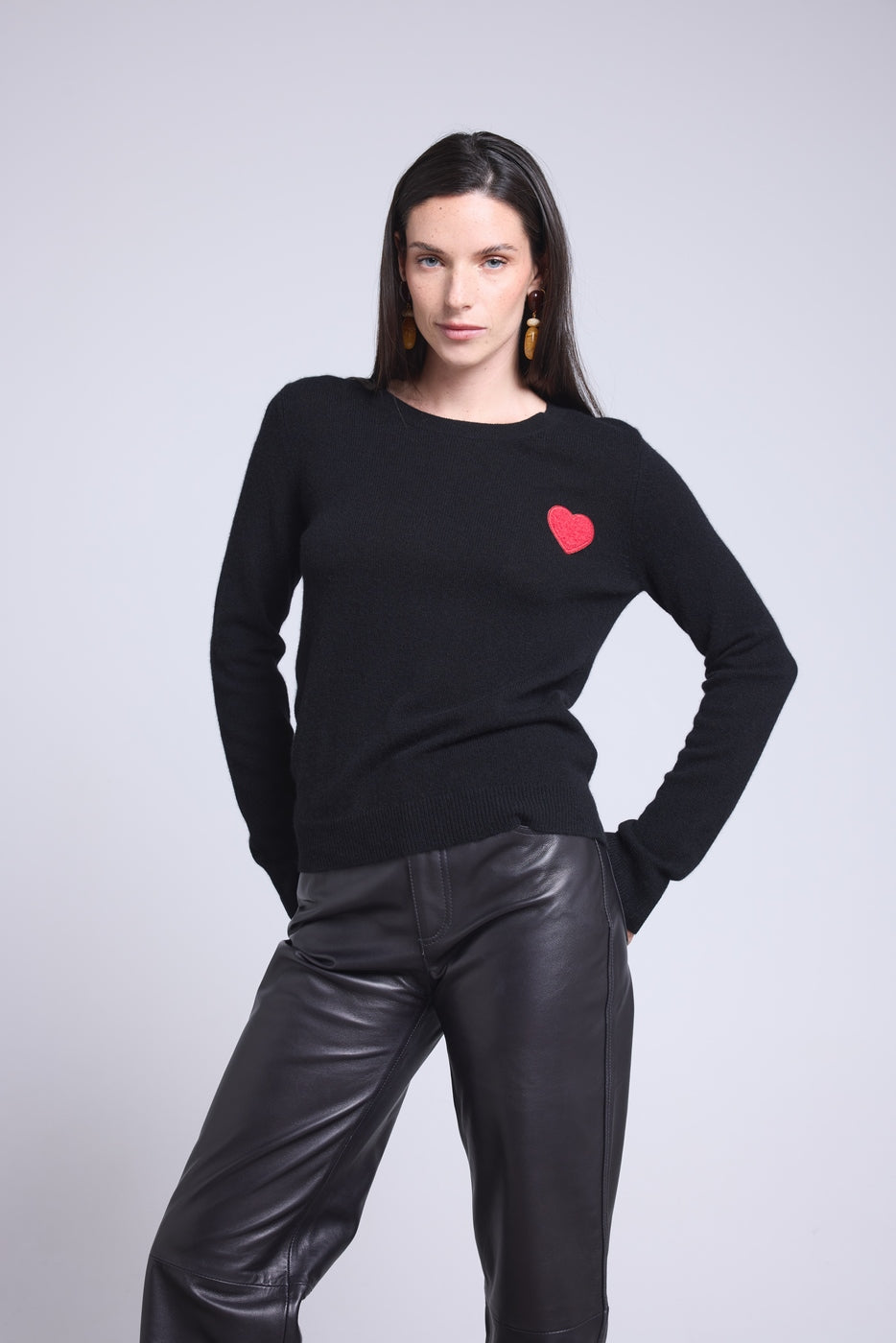 Pull Col Rond Cœur Pompon Anubis - Noir Rouge - Femme - 100% Cachemire