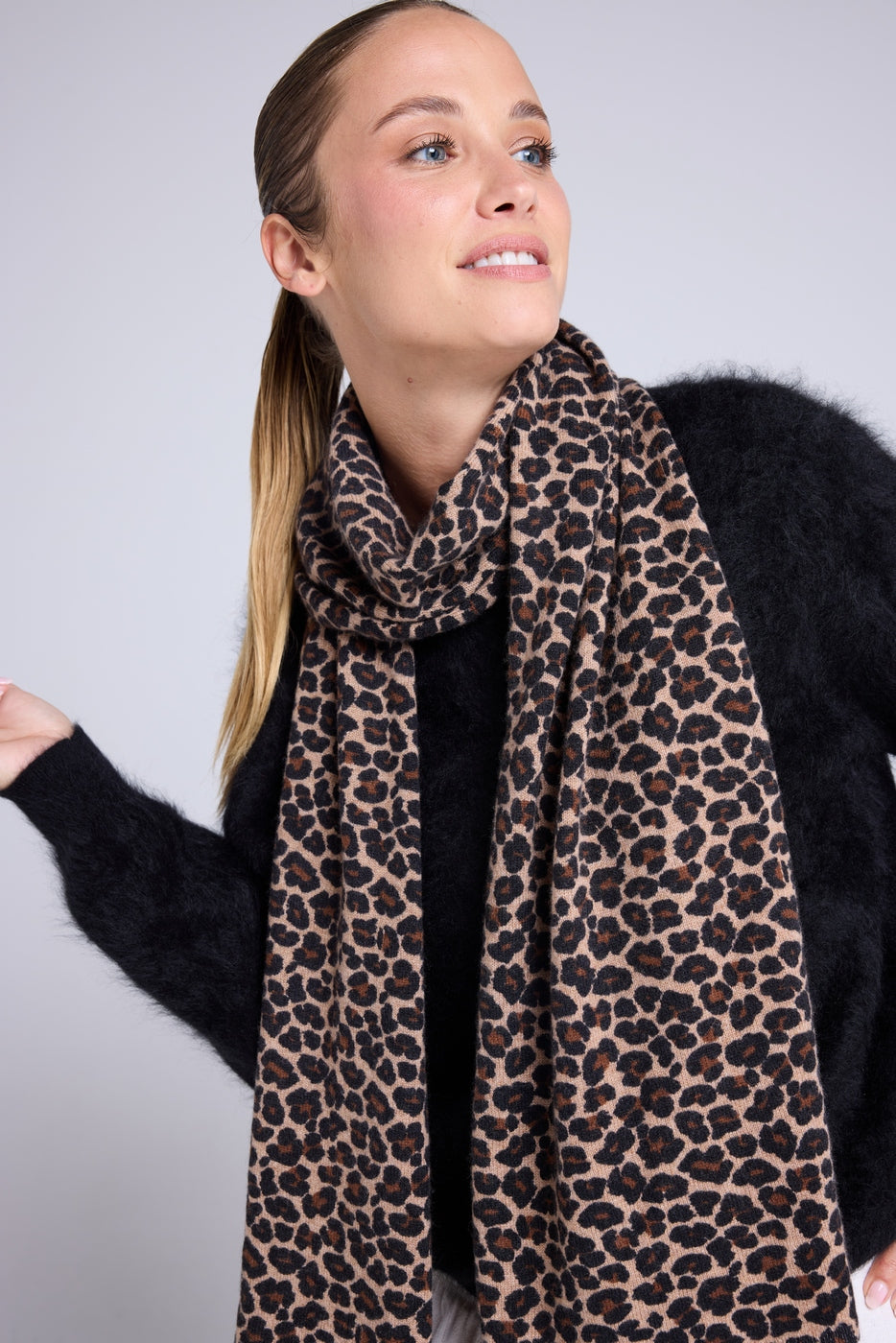 Ariella Kashiirtørklæde - Beige Leopard - Unisex