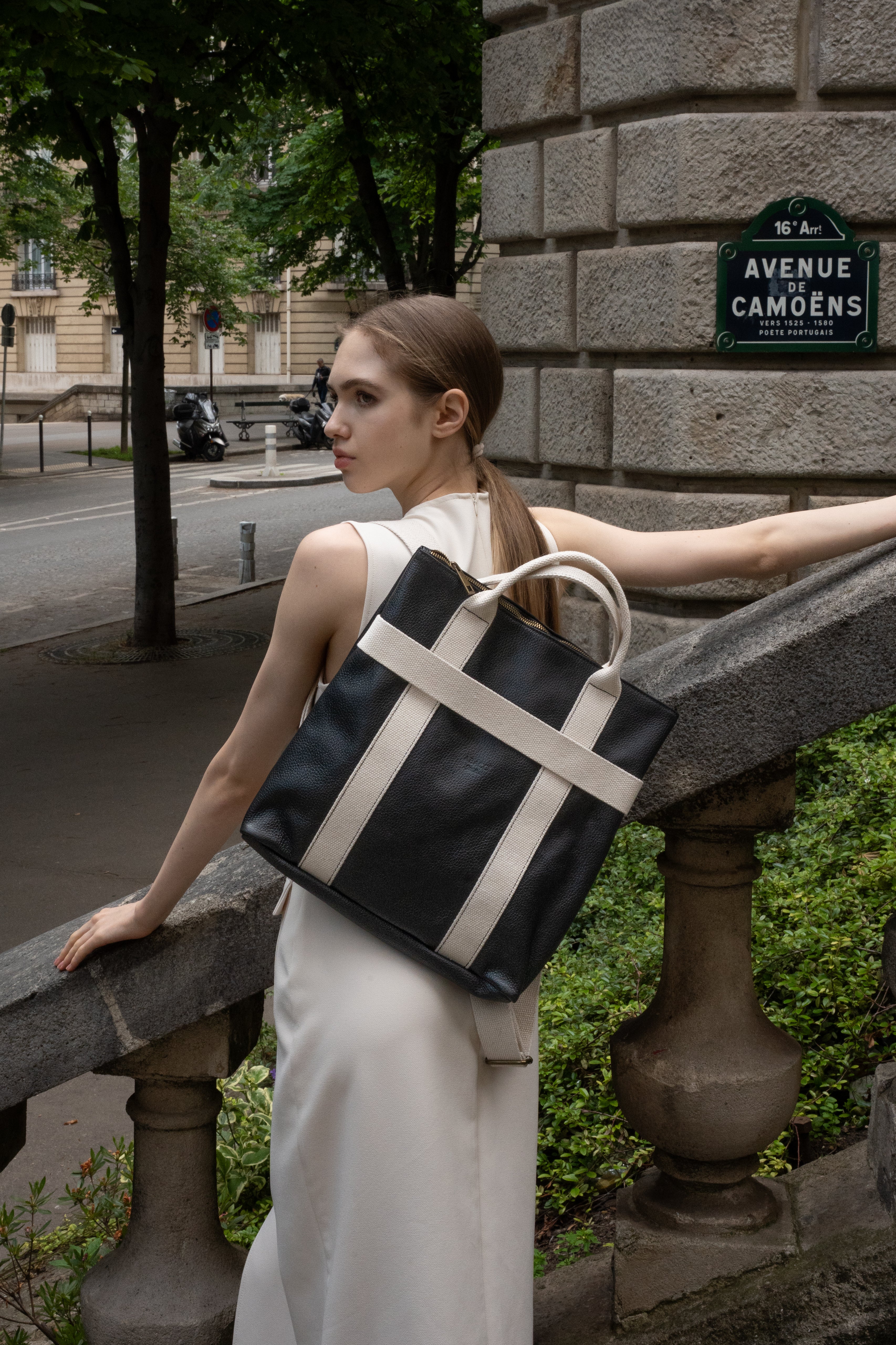 Gao Dollaro Handbag - Black