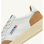 Autry Medalist Low Sneakers In White Leather And Copper Suede - Marron