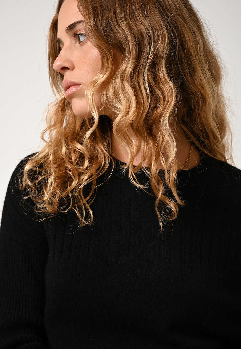 Daria striktrøje med rund hals - Sort - 100 % 2-trådet kashmir