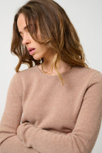 Rundhalsad tröja 4-trådig - Ivy - Melerad camel