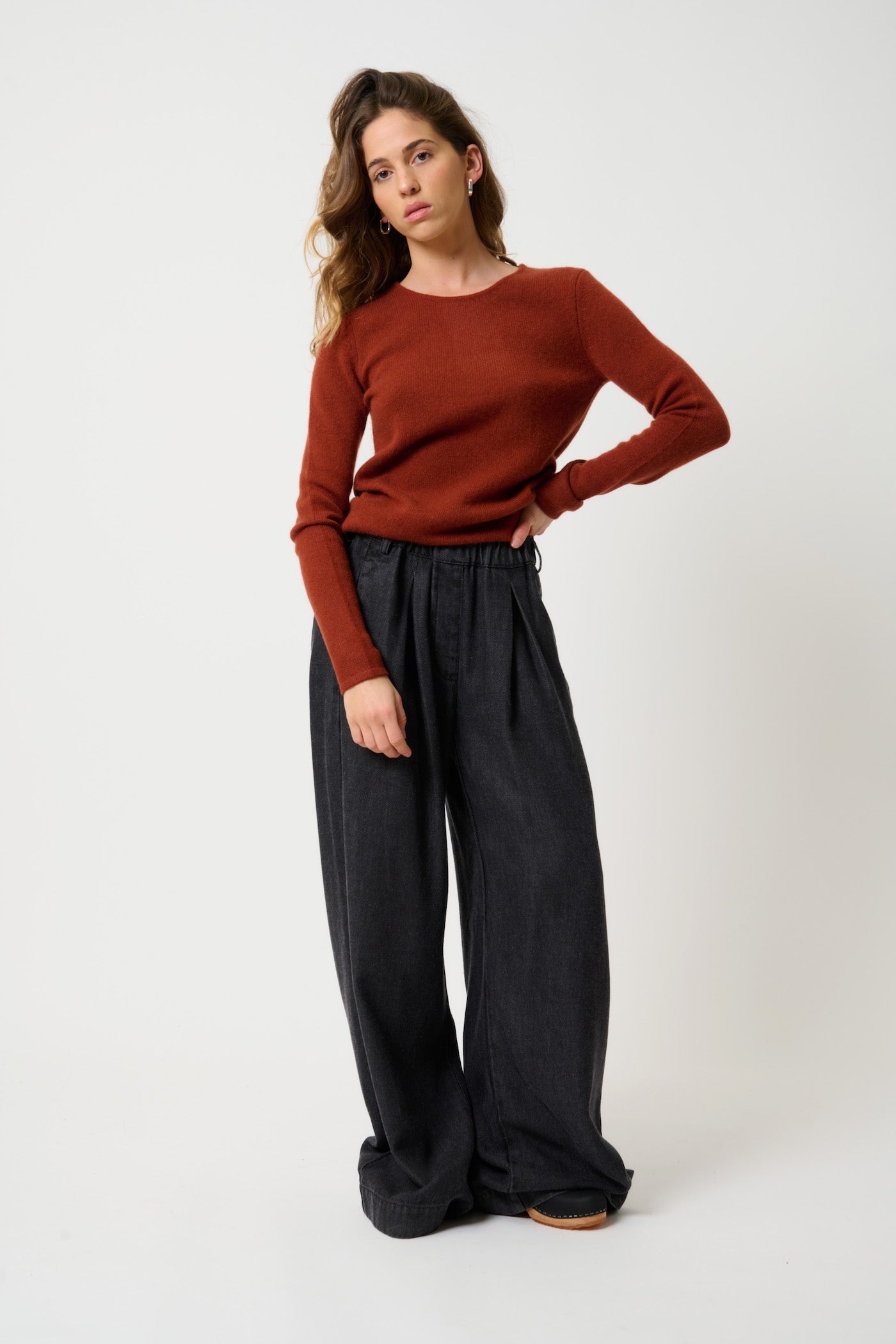 Round Neck 4-Ply Jumper - Ivy - Écureuil