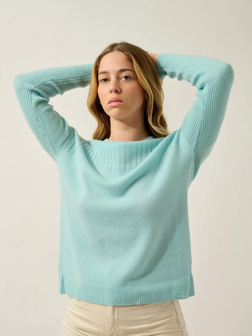 Striktrøje med rund hals Daria - 100 % kashmir, 2-trådet - Aqua