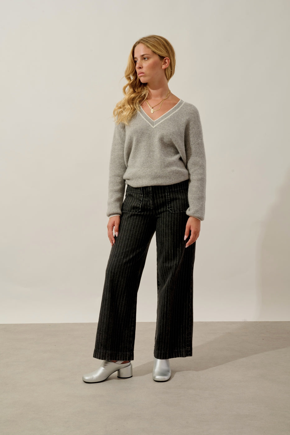Two-Tone V-Neck Jumper - Sabine - Mottled Cloud_Ivory