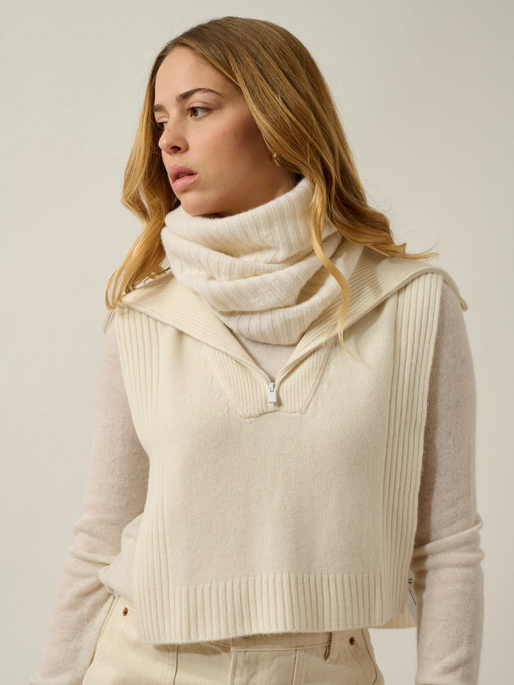 Poncho Abierto Cuello Camionero 4 Hilos Elin - Marfil