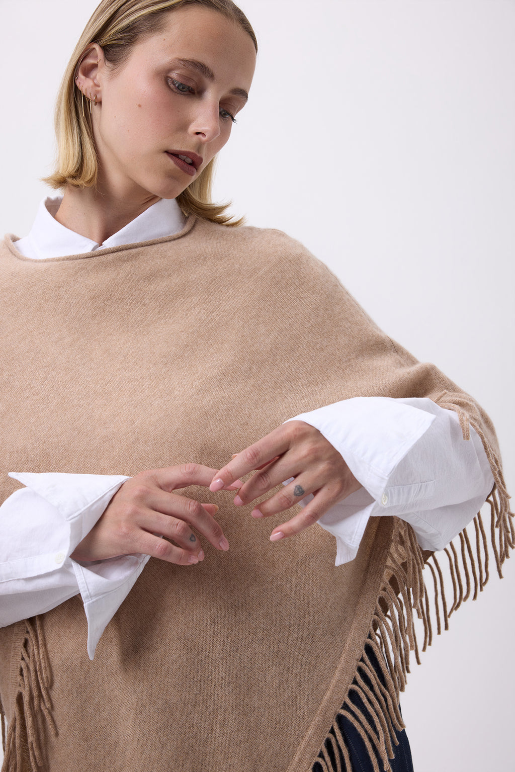Poncho Med Frynser Azure - Cremebeige - Kvinder