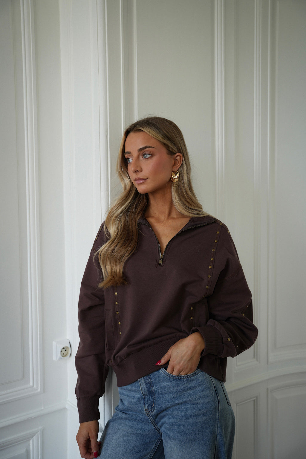 Victoria Studded Sweatshirt - Chocolate