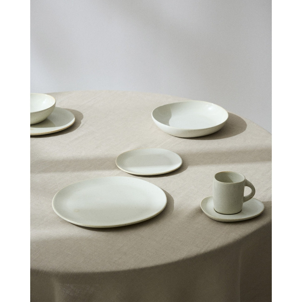 Out Of Lines - Set Of 2 Deep Plates - M - Stoneware - Off-White