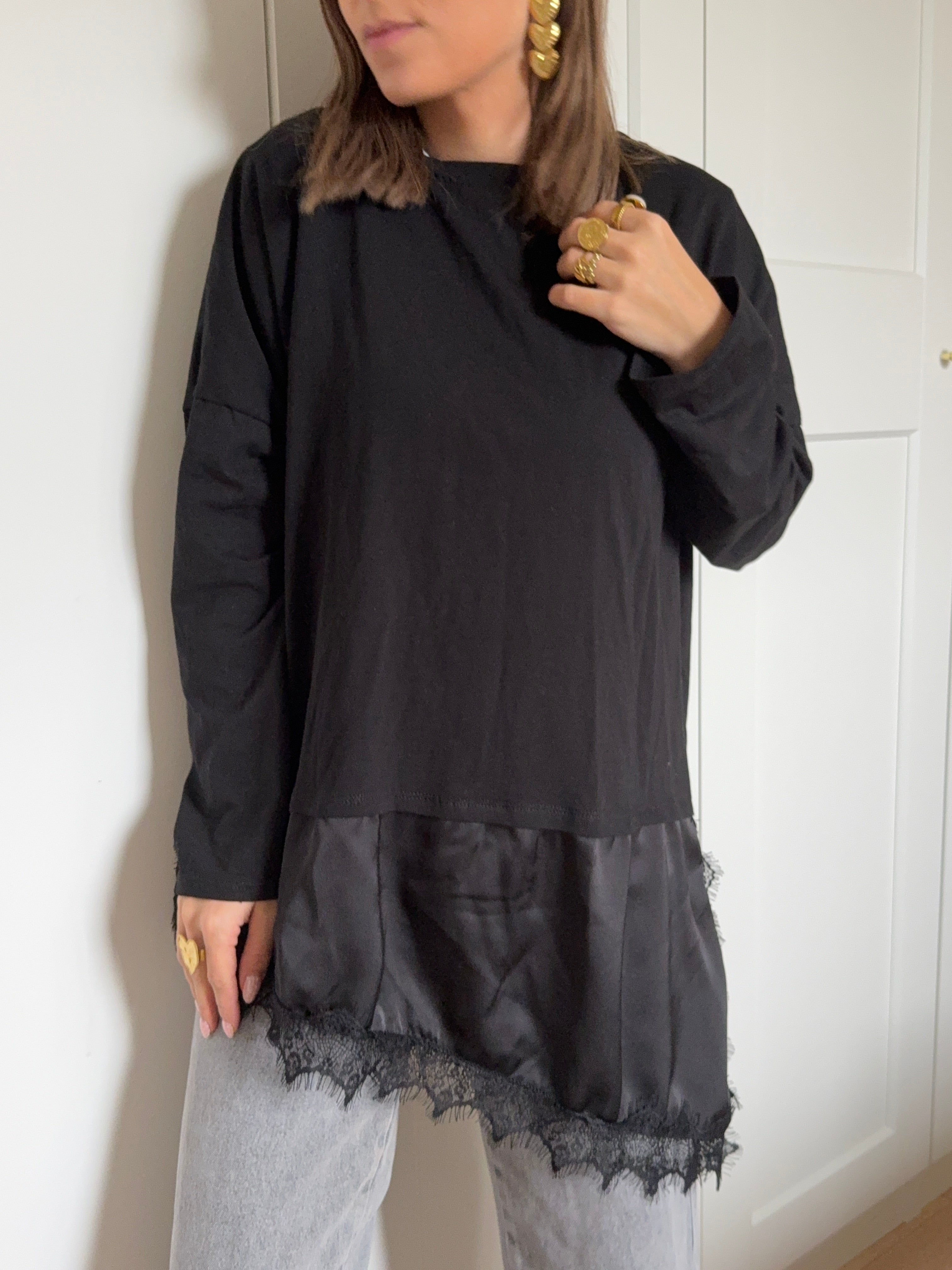 Alena Black Tshirt