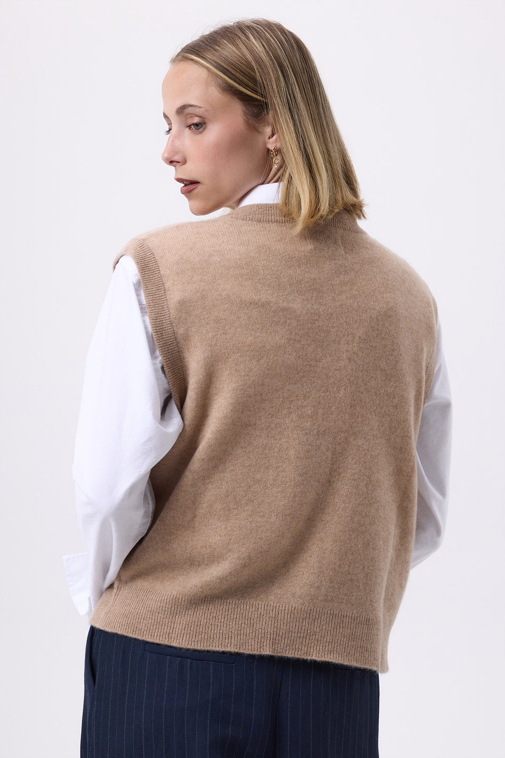 Oversize Rundhalsad Väst Med Guldknappar Ärmlös Bari - Beige Crème - Dam