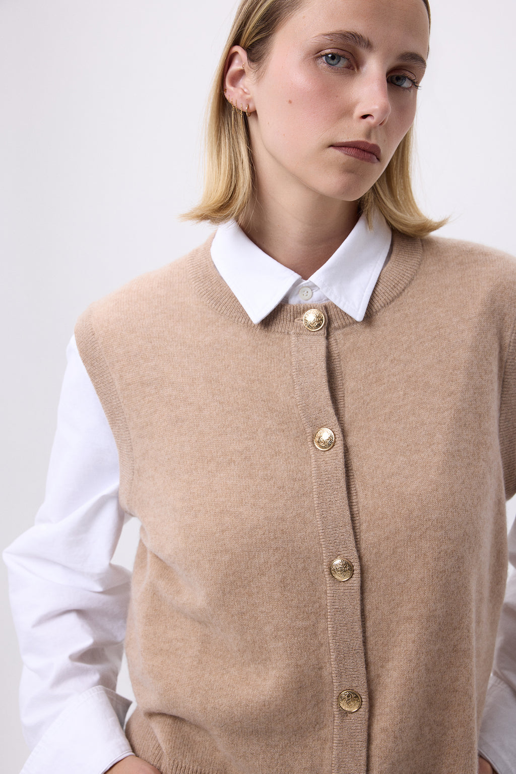 Oversize Rundhalsad Väst Med Guldknappar Ärmlös Bari - Beige Crème - Dam