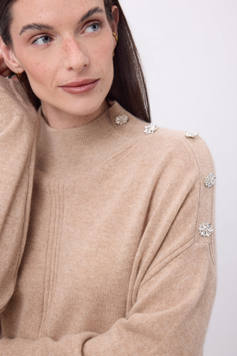 Maglione Collo Alto Con Bottoni Gioiello Baya - Beige Crema - Bottoni Argento - Donna - 100% Cashmere