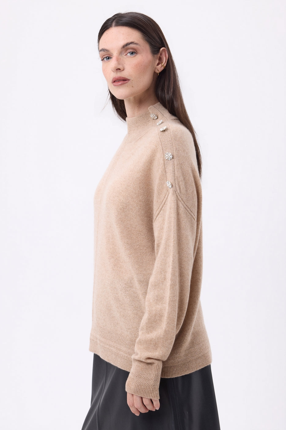 Maglione Collo Alto Con Bottoni Gioiello Baya - Beige Crema - Bottoni Argento - Donna - 100% Cashmere