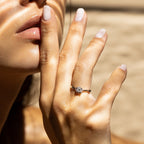 Anillo "Amoureuse 0.33" Diamantes 0.30Ct/1+0.03 Ct/12 - Oro blanco