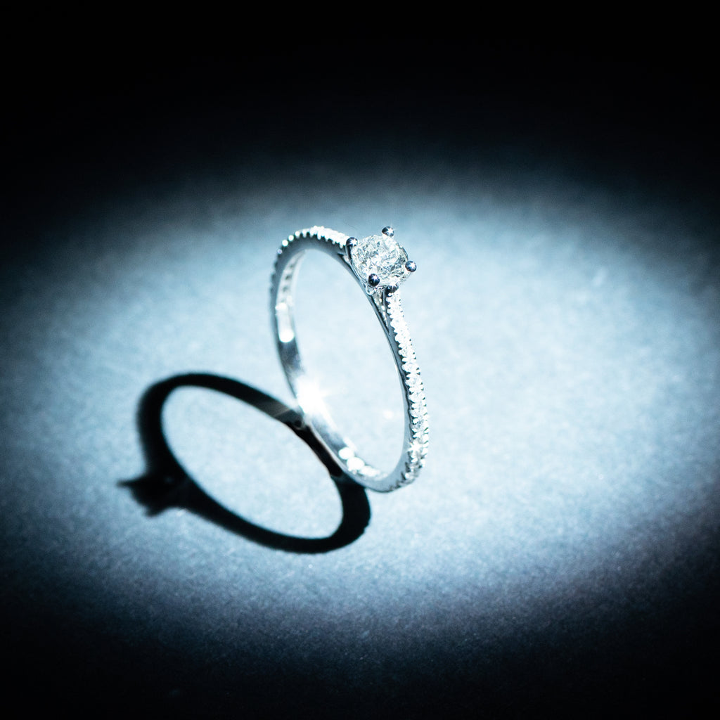 Anillo "Solitaire Royal 1 Quilate" D0.3Ct/24 & D0.7Ct/1 - Oro blanco 750/1000