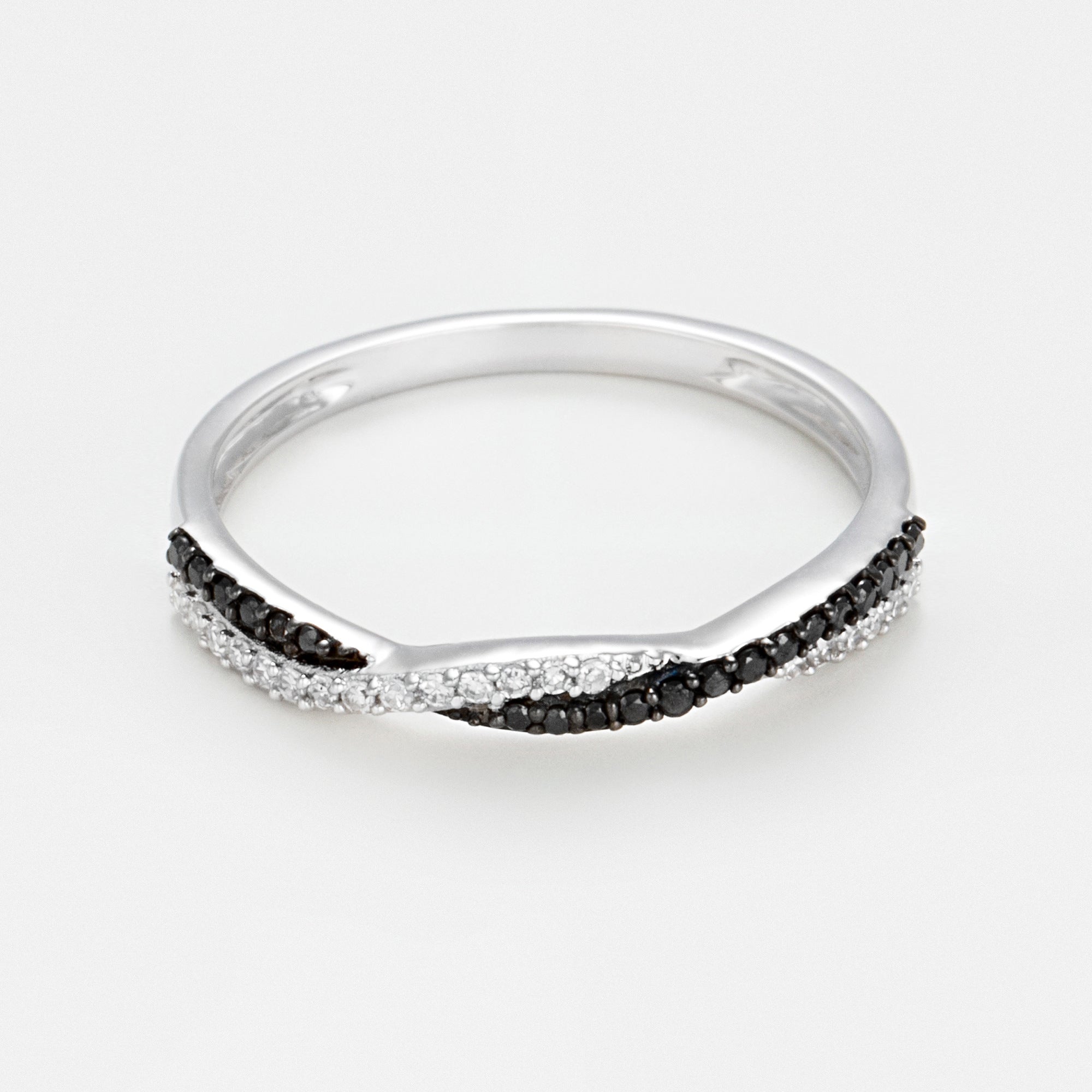"In Black And White" Ring White Diamonds: 0.075Ct/20 Black Diamonds: 0.075Ct20 - 375/1000 White Gold