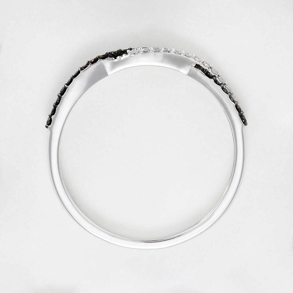 "In Black And White" Ring White Diamonds: 0.075Ct/20 Black Diamonds: 0.075Ct20 - 375/1000 White Gold