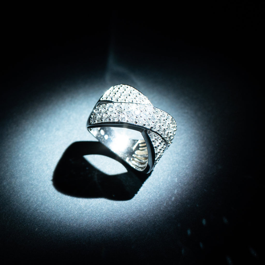 Anillo de diamantes "Cinta de Luz": 2Ct/79 - Oro blanco 375/1000