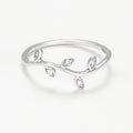 Anillo de diamantes “Follaje encantado”: 0.03Ct/5 – Oro blanco