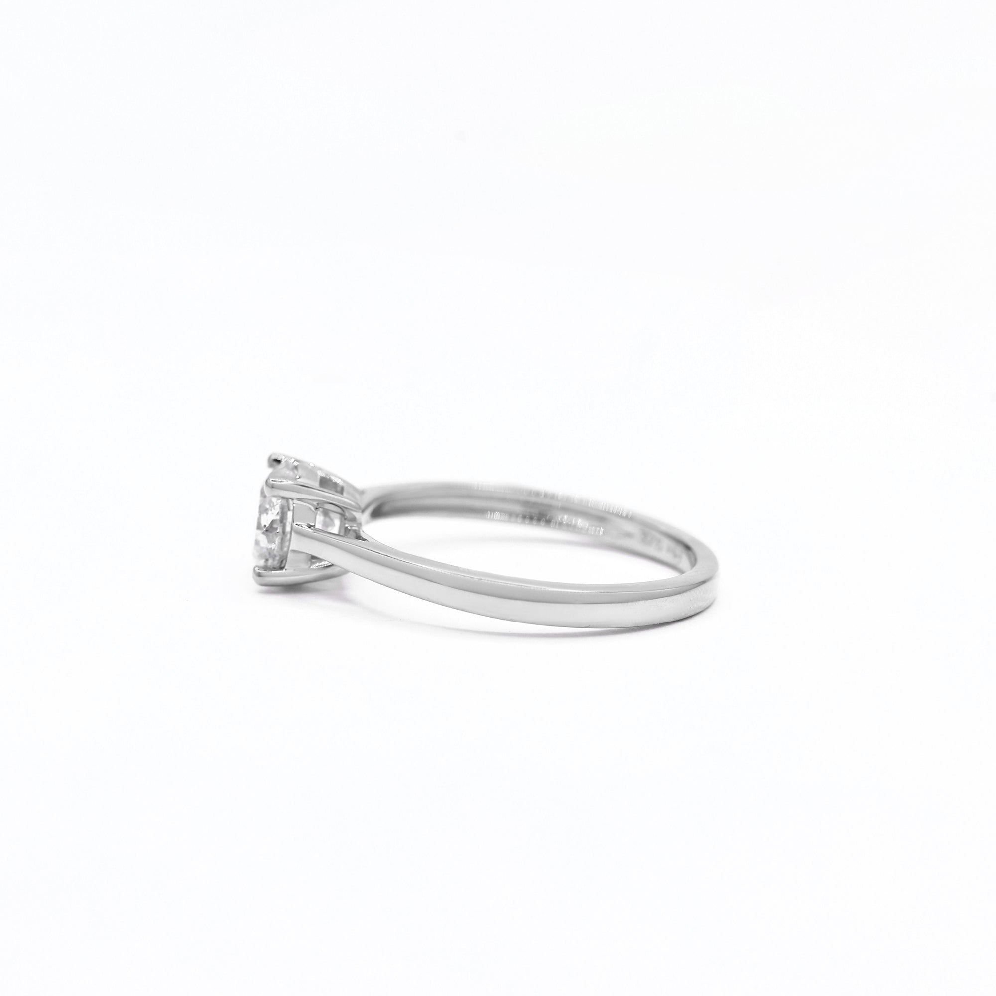 Anillo Solitario “Delicado” D0.50/1