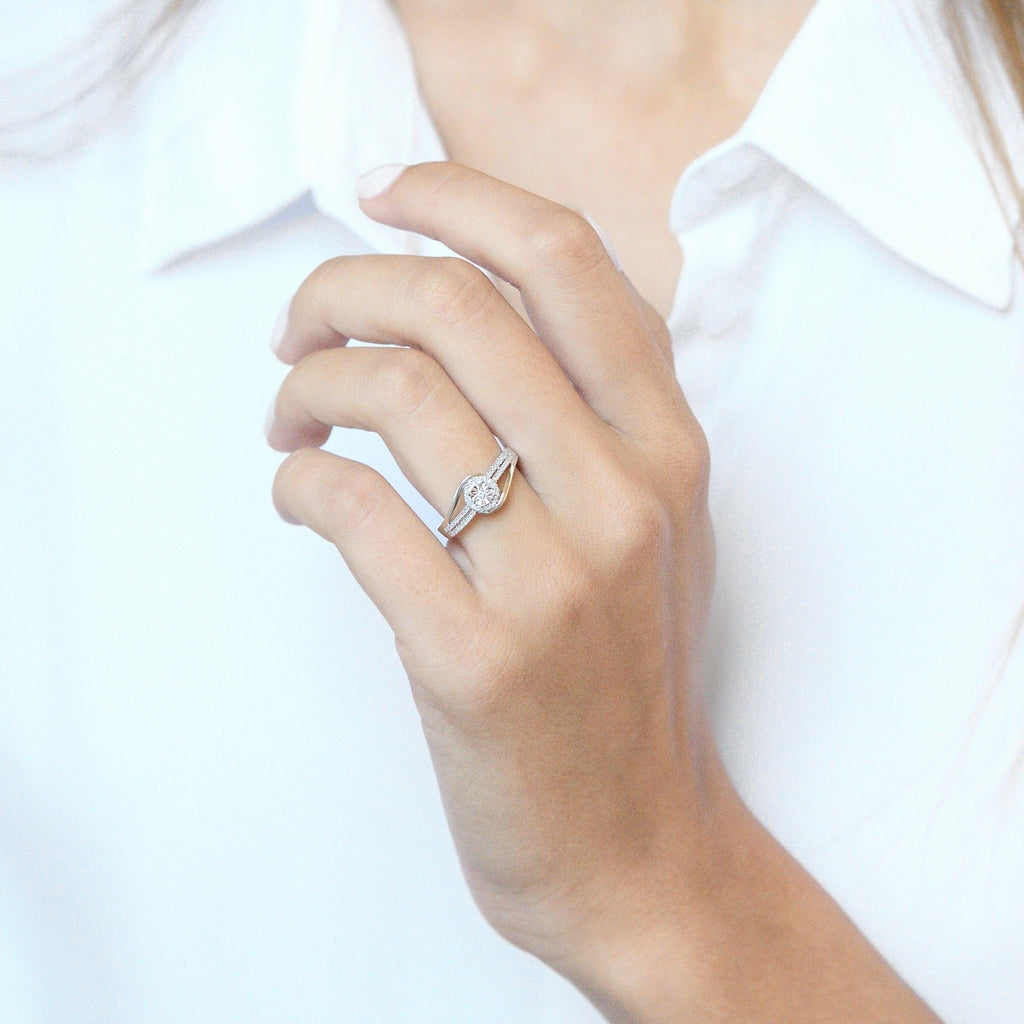 Anillo “Elue De Ton Cœur” Diamantes 0.12/56 – Oro blanco 375/1000