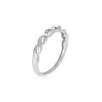 "Beautiful Twist" ring med 0,03/3 diamanter - 9 karat hvidguld (375/1000)