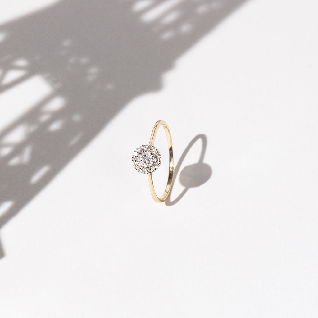 Ring "Min solstråle" med 21 diamanter på i alt 0,12 karat - Gult guld 375/1000