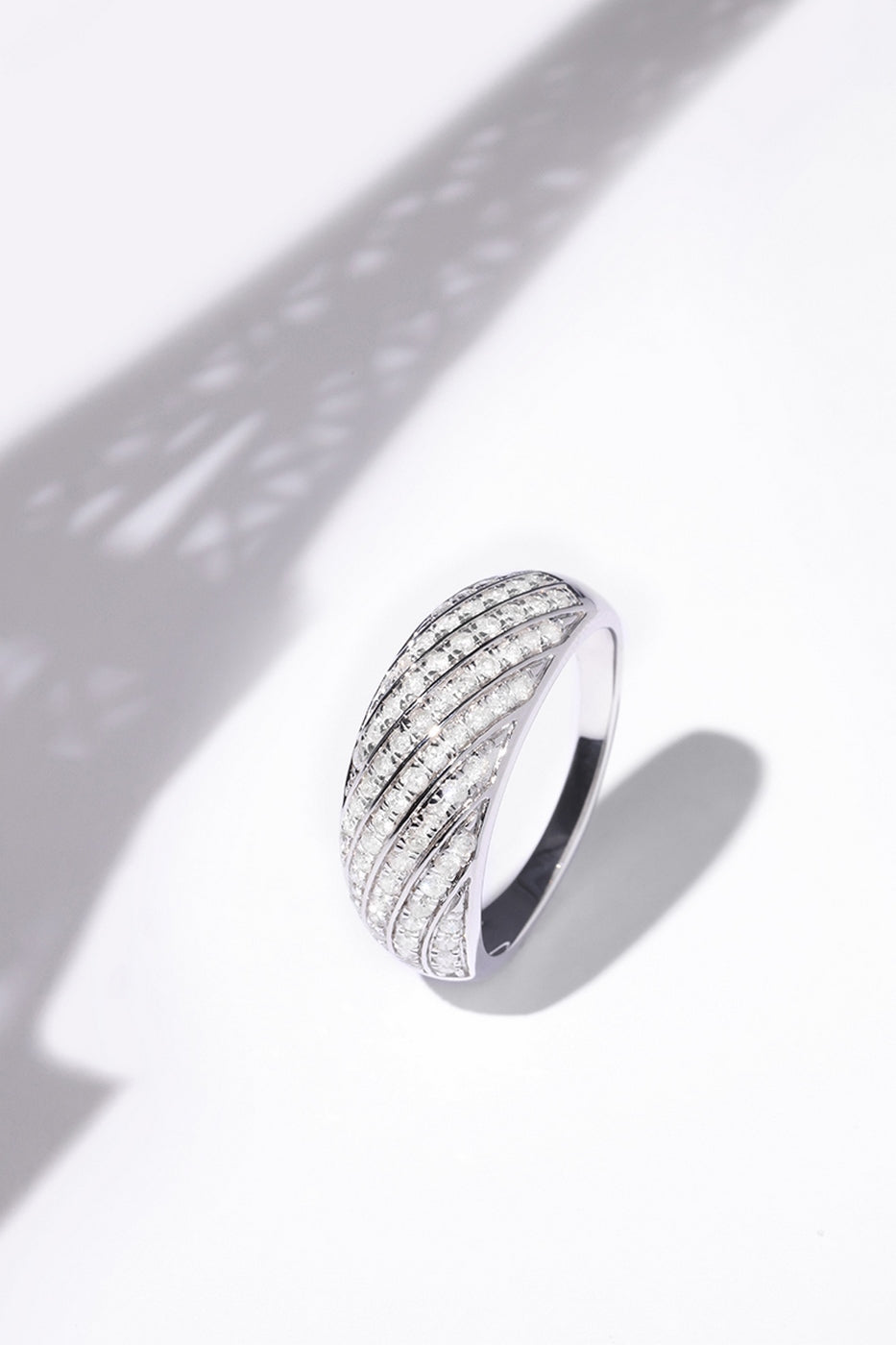 Ring "Leia" D0,69/70 - Hvidguld 375/1000