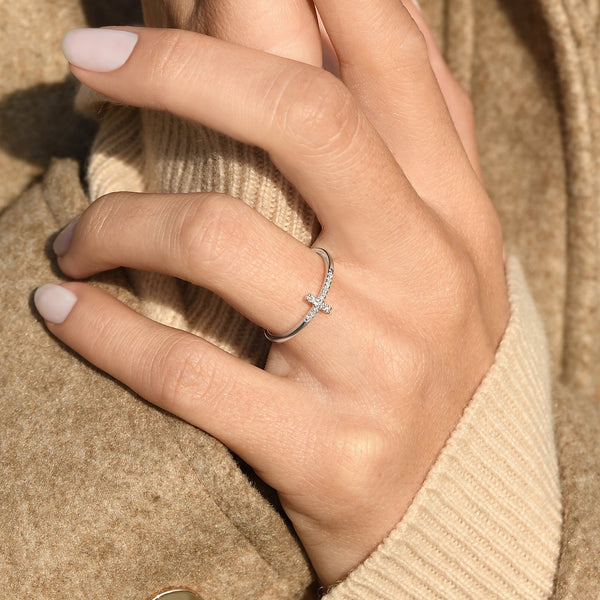 "Christiane" Ring D0.05/14 - 375/1000 White Gold