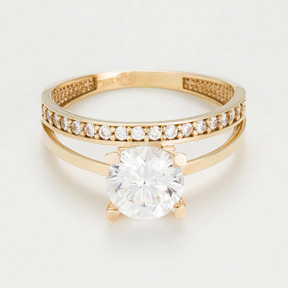 Anillo “Majestique” – Oro amarillo 375/1000 y circonio