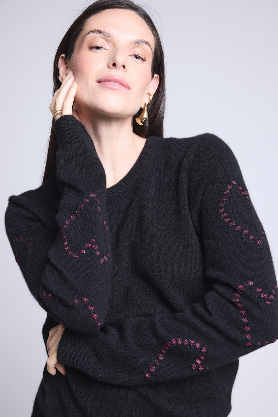 Sweter z Okrągłym Dekoltem w Serduszka Bubbles Kaszmir Bea - Czarny Różowy Lurex - Damski - 100% Kaszmir