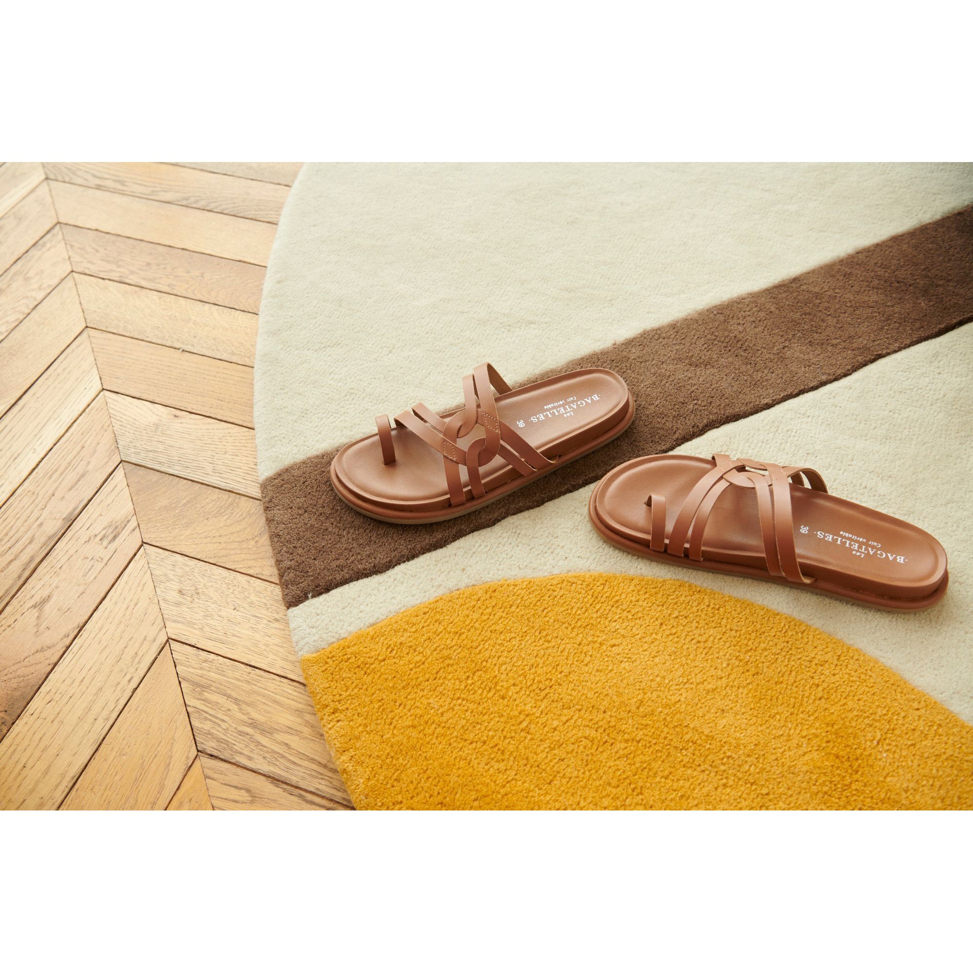 Crema Sandals - Camel