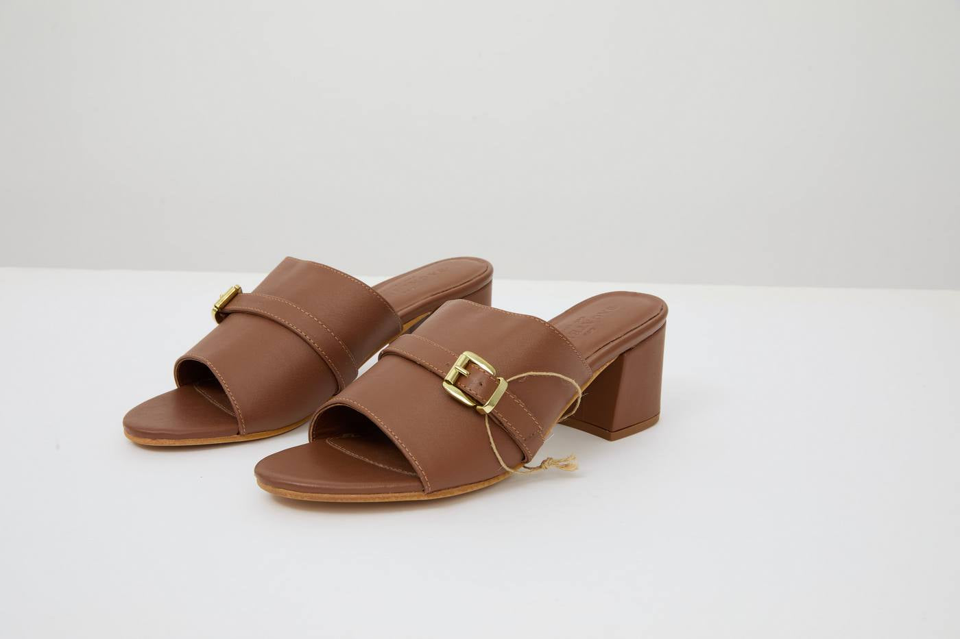 Xerra Sandals - Camel