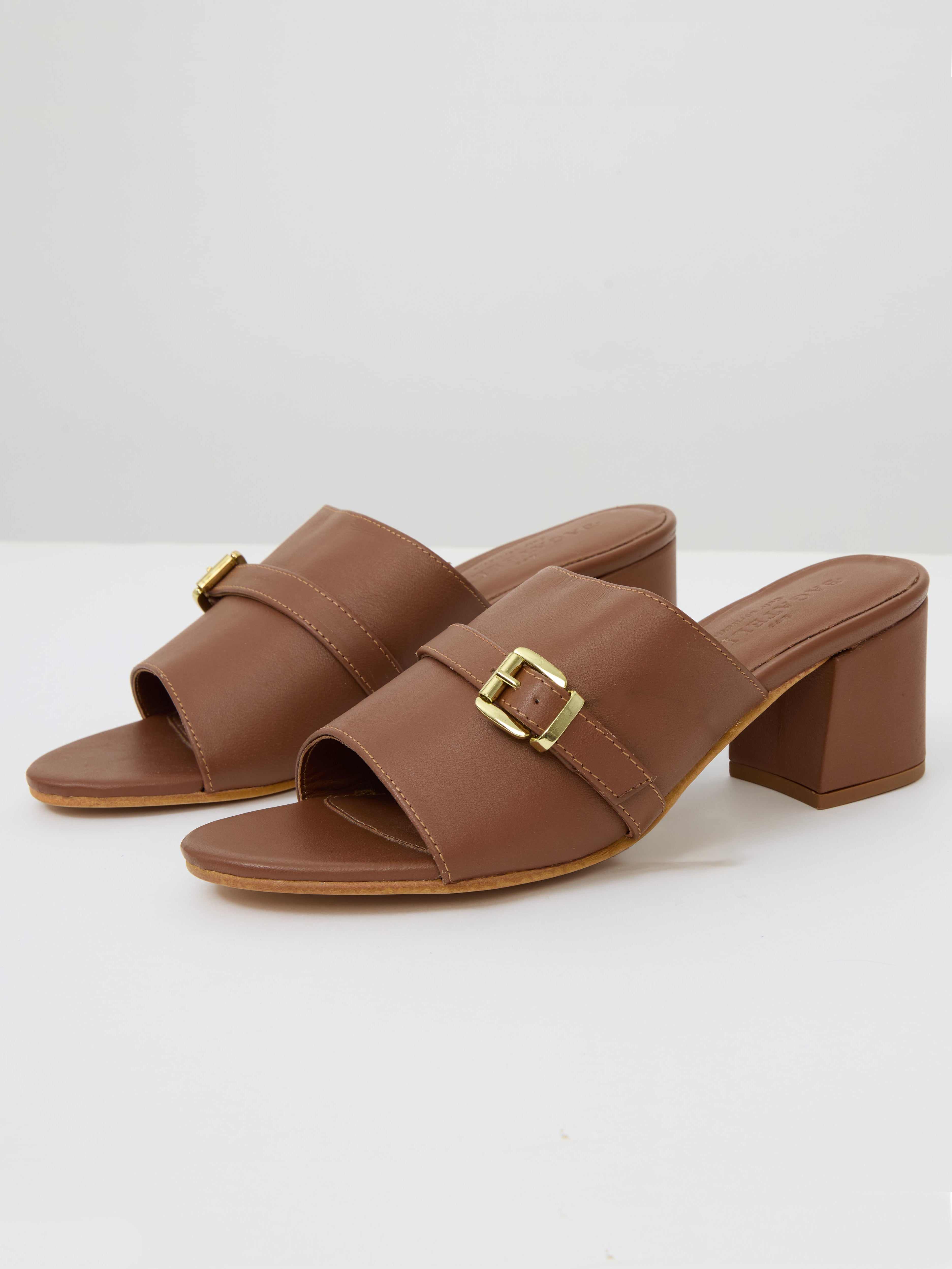 Xerra Sandals - Camel