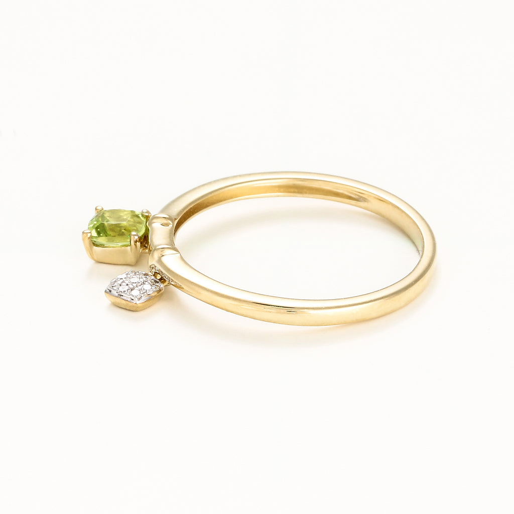 "Darling Peridot" Ring - 375/1000 Yellow Gold
