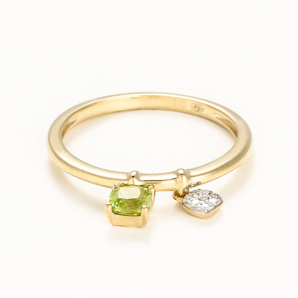 "Darling Peridot" Ring - 375/1000 Yellow Gold