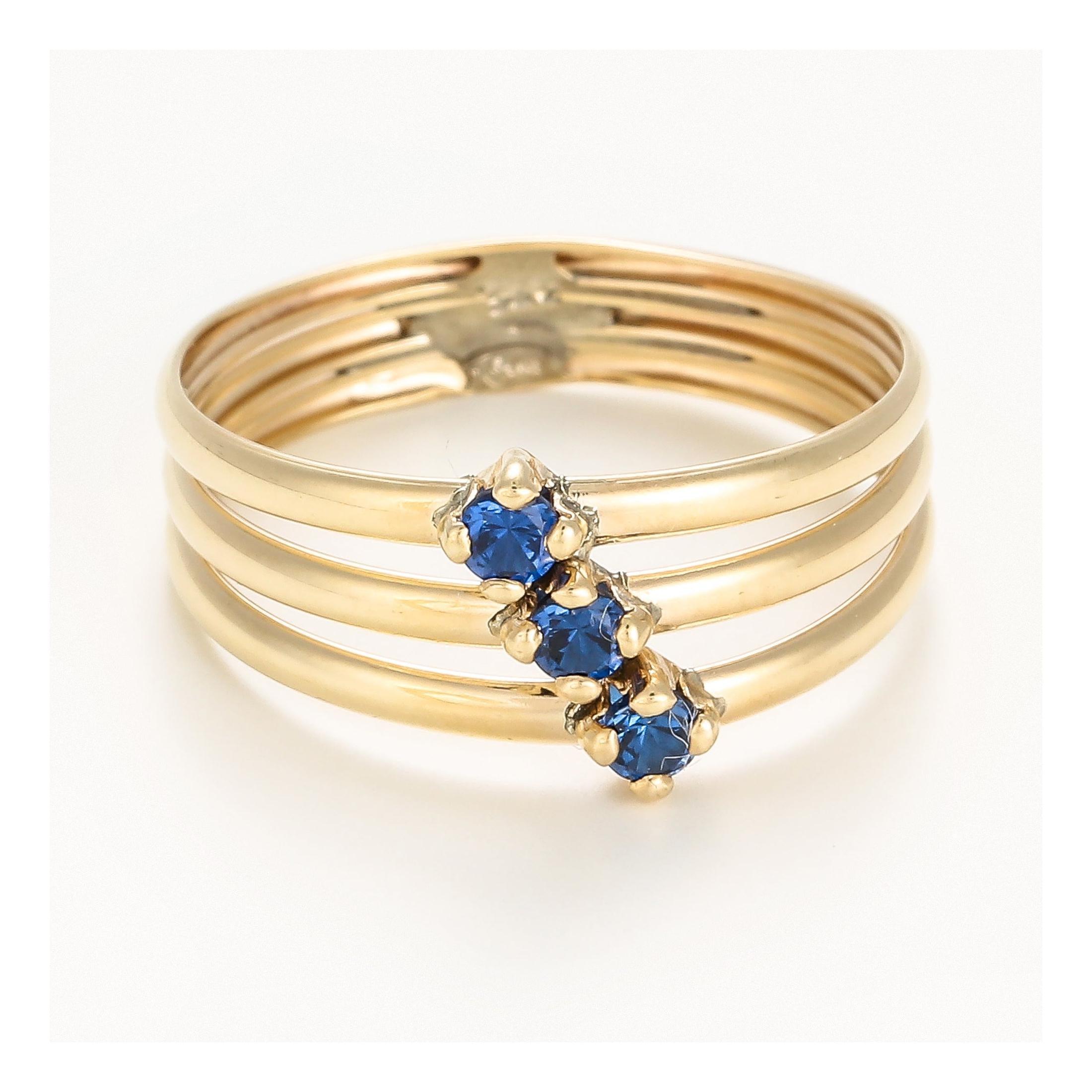 Anillo “Abbie Blue Zirconium” Oro amarillo 375/1000 y circonio