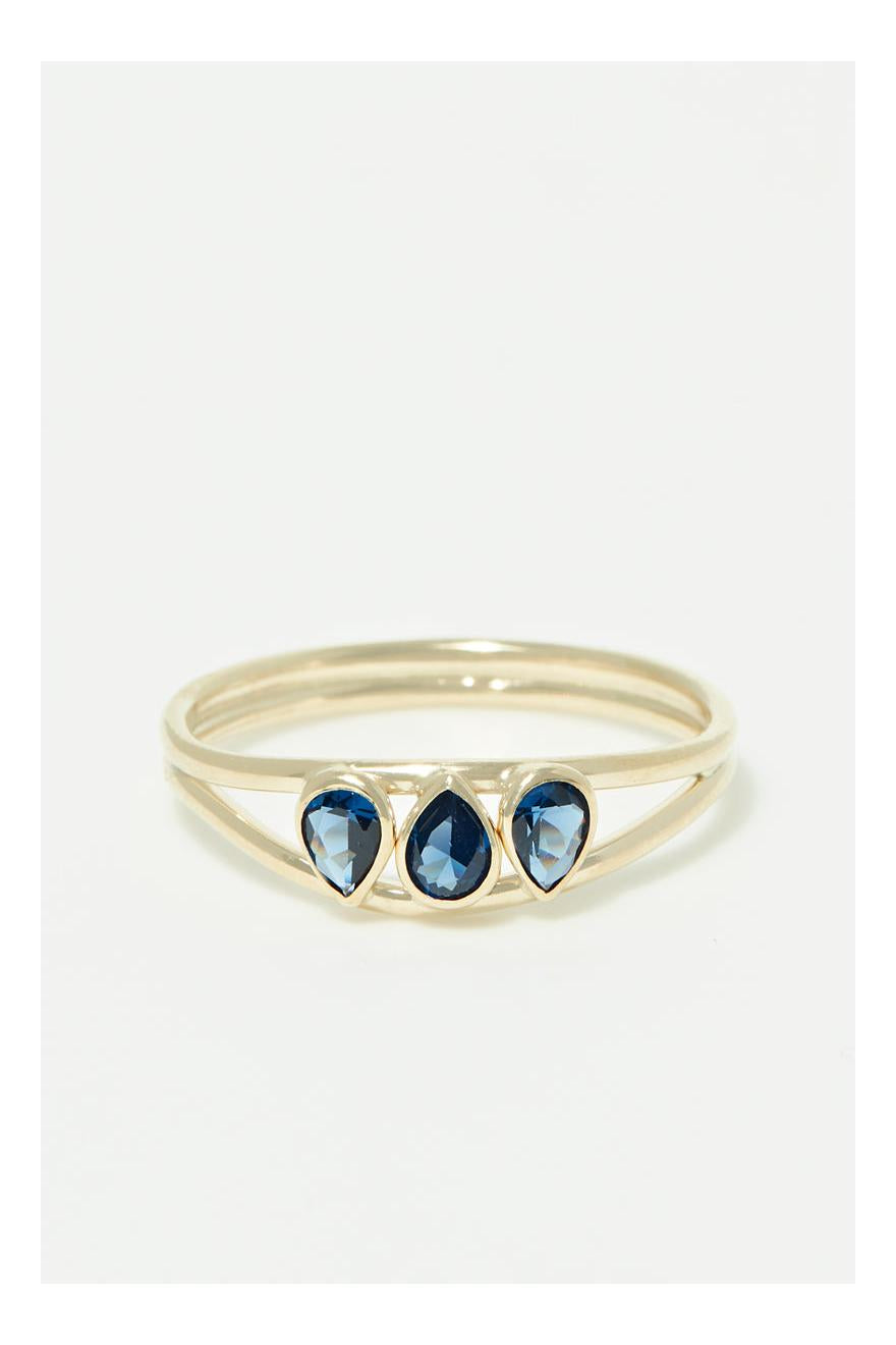 Anillo “Marine Bleue” Oro amarillo 375/1000 y circonio
