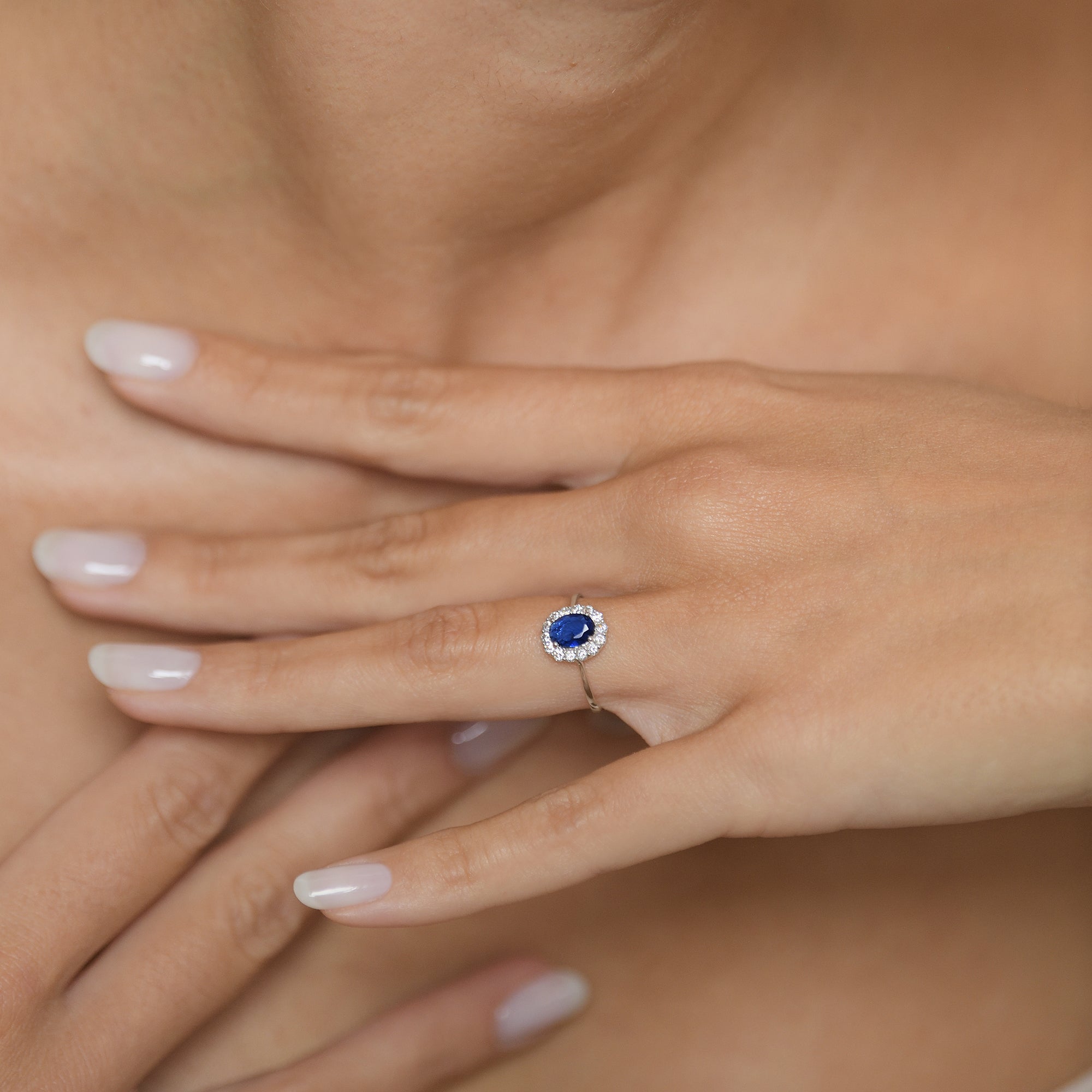 Anillo “Merveilleux Azul” Oro blanco 375/1000