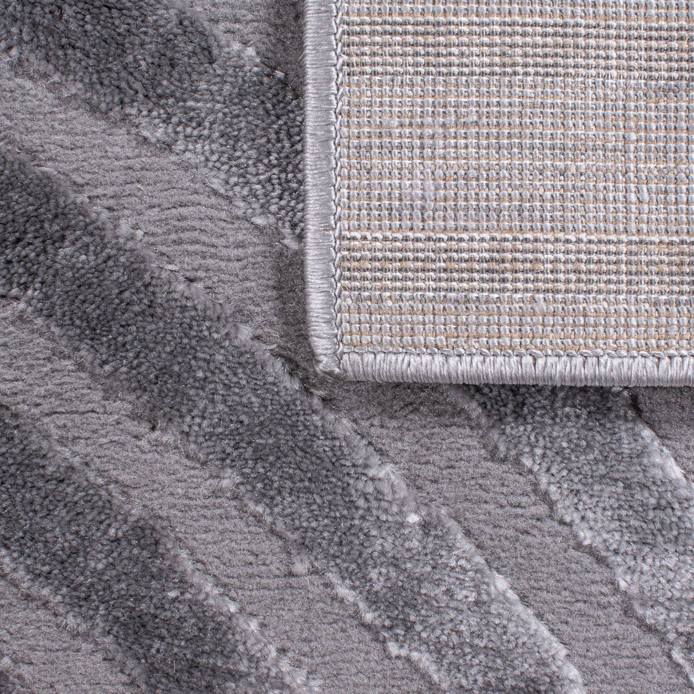 Gray rainbow rug with embossed long pile: BIA157GRI BIANCA
