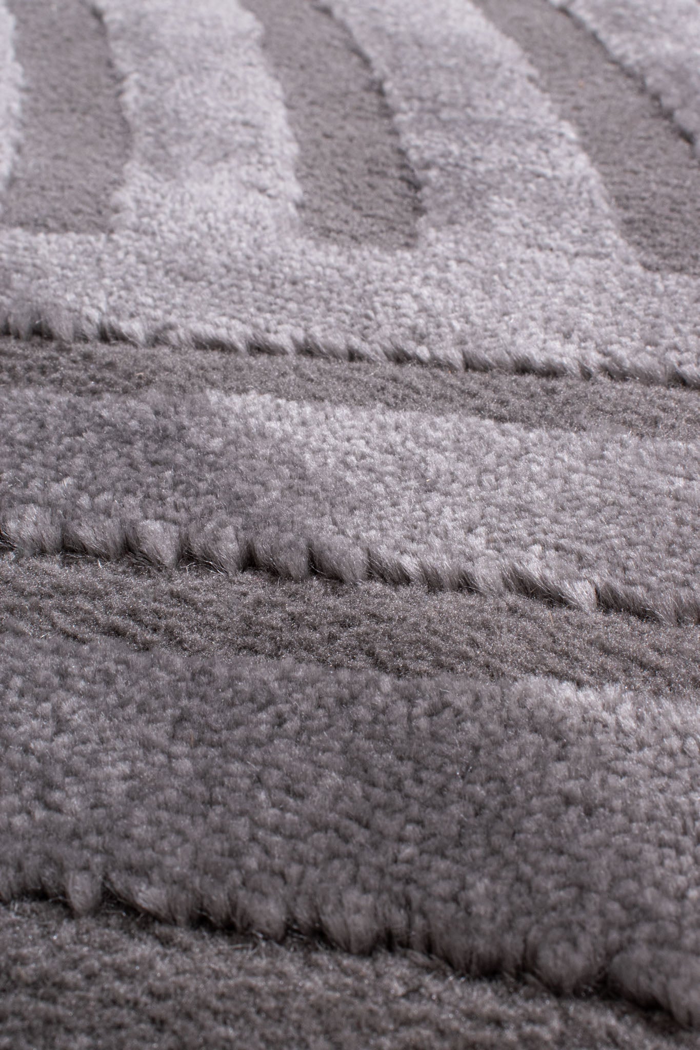 Round gray rainbow rug with long embossed pile: BIA157GRI BIANCA